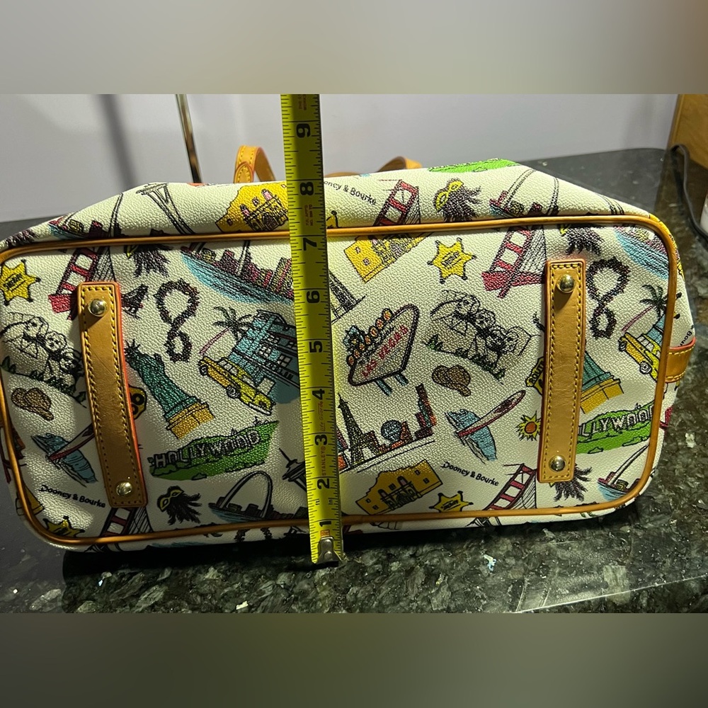 HTF Sold Out Dooney & Bourke Americana Landmark Tote - Picture 12 of 12